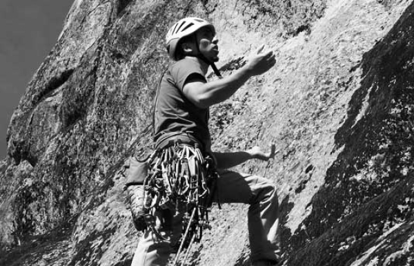 Curso de escalada clásica en vías semiequipadas planificación de las vías